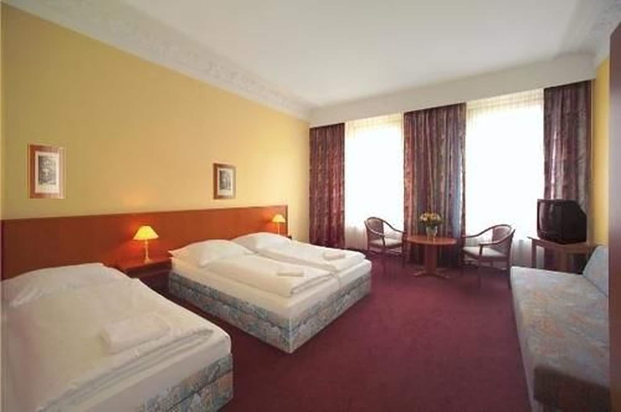 โฮเต็ลเรสซิเด้นซ์แอมฮอพบานอห์ฟ Hotel ฮัมบูร์ก ภายนอก รูปภาพ